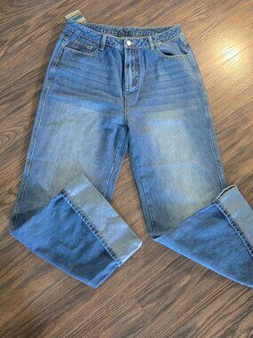 NEW COLLECTION 90s Style Medium Wash Denim Blue Jeans NWT/SIZE (4/6)